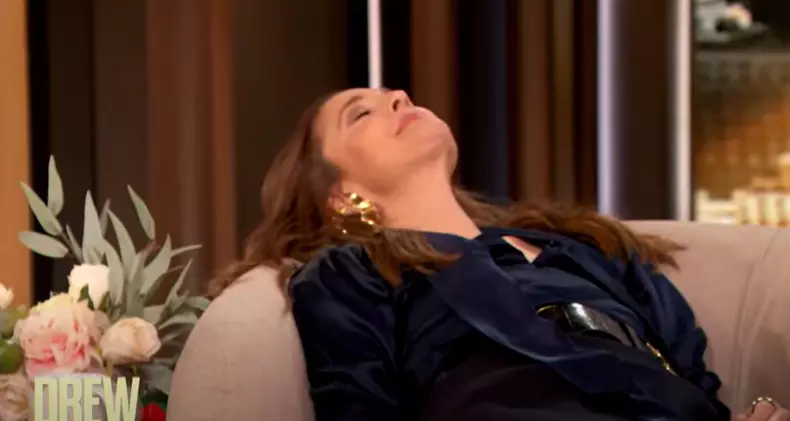 Matt Bomer a sărutat-o pe Drew Barrymore  (10)