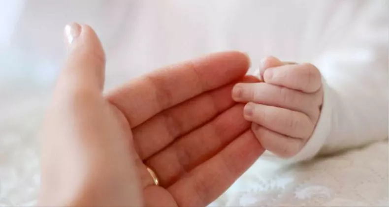 prima-fotografie-cu-bebelusul-1024x546