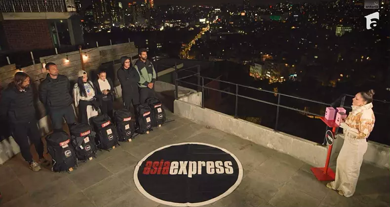 Asia Express 11 noiembrie1