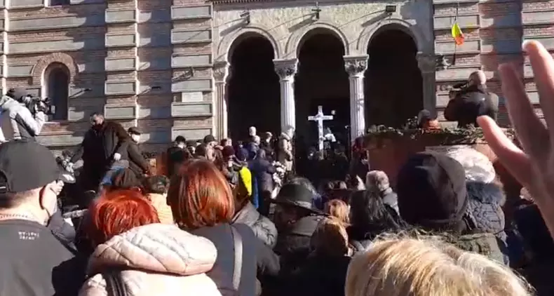 mihaela-galani-inmormantare-11