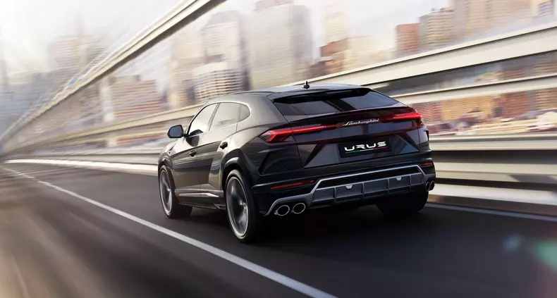 urus08