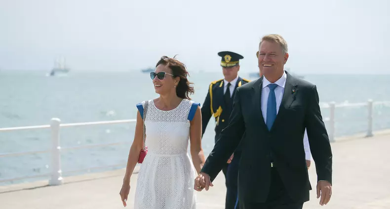Președintele României Klaus Iohannis și soția lui, Carmen Iohannis, la festivitățile Zilei Marinei Române