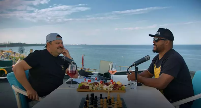 cabral-ibacka-amintiri-din-vacante-si-provocari-amuzante-in-podcastul-lui-mihai-bobonete_4