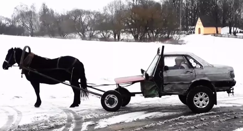 „Noul” Audi 40 este o combinație între Audi 80 și un cal