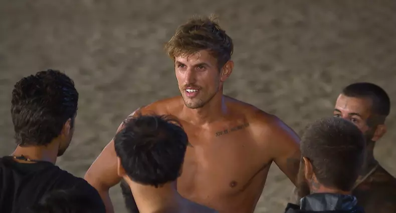 Alex Delea, eliminat de la Survivor All Stars  (2)
