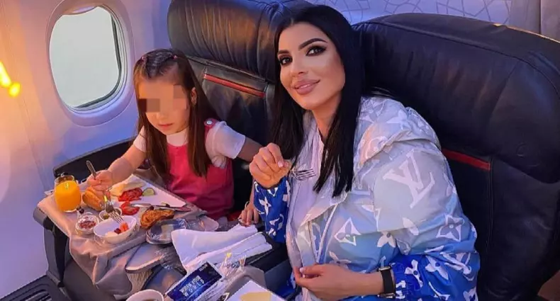 andreea-tonciu-si-fiica-ei-crop-1629103052