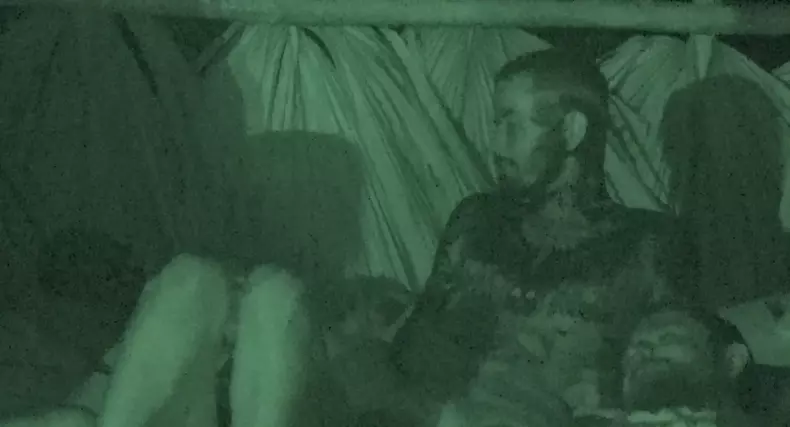 Zanni a sarutat-o pe gat pe Ana Porgras, la Survivor All Stars – 19 martie 2024  (3)