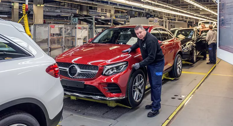 angajati mercedes-benz