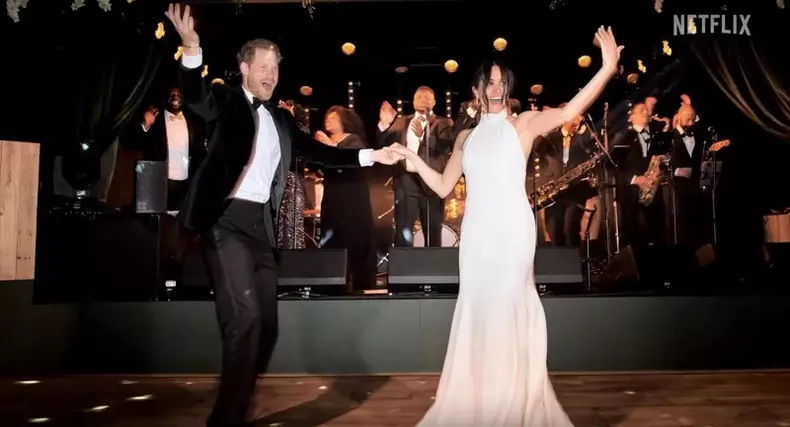 Harry și Meghan Markle, prima apariție împreună, după lansarea cărții de memorii a prințului. Cum au fost surprinși