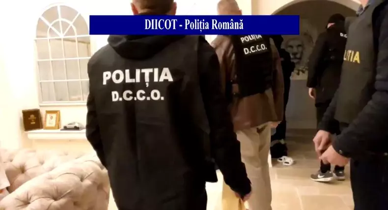 Alex-Bodi-săltat-de-polițiști-2-1024x554-6