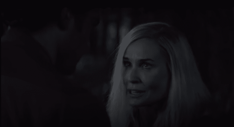 Demi Moore blondă