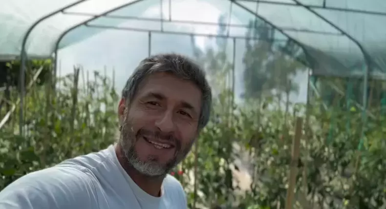 dragos-bucur-solar-rosii-si-castraveti-3