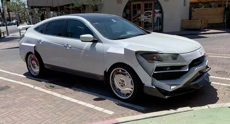 Honda-Crosstour-Lamborghini-Urus-2