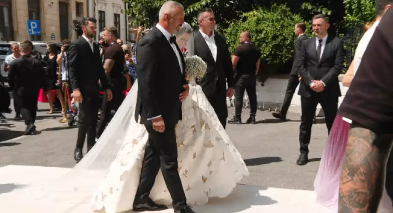 Kira-Hagi-rochie-mireasa.5