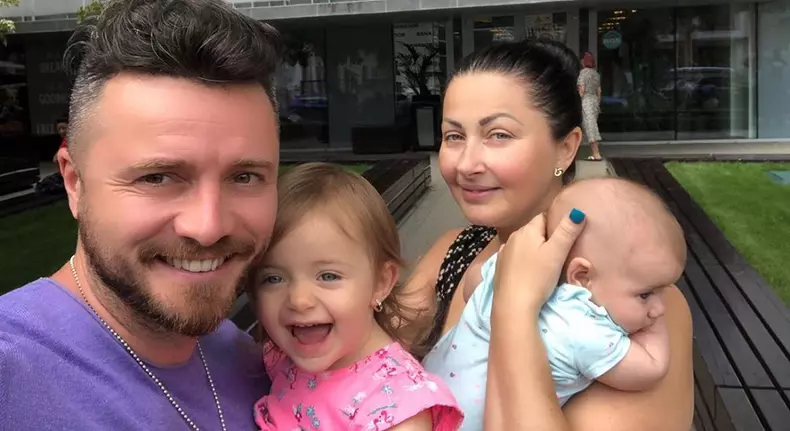 Gabriela-Cristea-Tavi-Clonda-Victoria-Margot-și-Iris-Thea