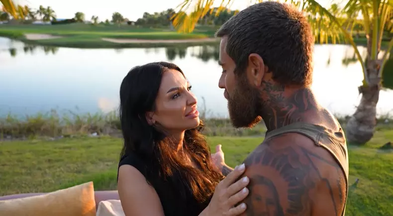 TJ Miles a cerut-o pe iubita lui de soția, la Survivor All Stars  (3)