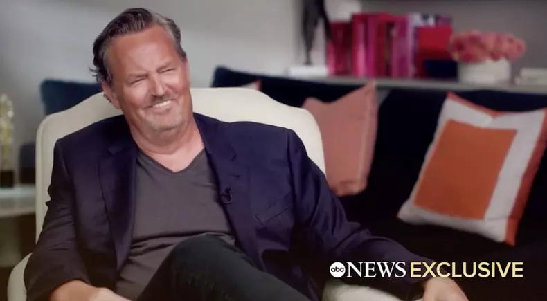 De ce vrea Matthew Perry să-și reediteze cartea de memorii. Ce regretă acum starul din „Prietenii tăi”