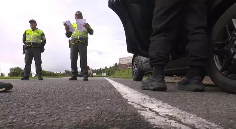 Aris și Alexia Eram, opriți de poliție, la America Express – 29 octombrie 2023  (5)