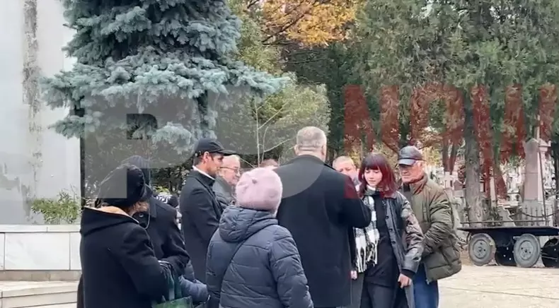 whatsapp-image-2023-12-01-at-12.07.32