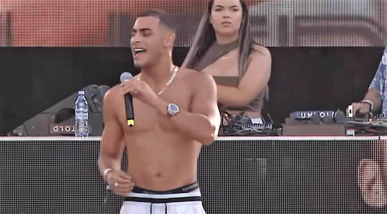 gheboasa-taxat-dur-de-internauti-dupa-momentul-viral-de-la-festivalul-untold_9_size20-5