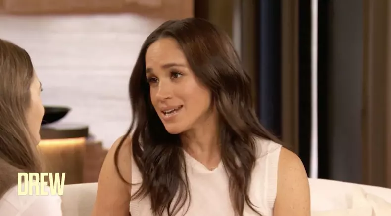 Meghan Markle  gushes about Prince Harry on TV chat show