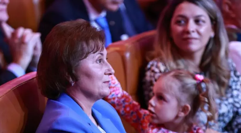 sotie nicolae ciuca 4