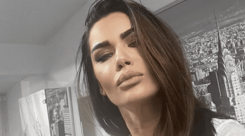 Are-sau-nu-Oana-Zavoranu-operatii-la-fata