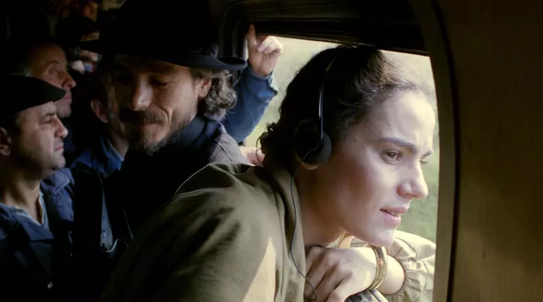 CHENE, LE__ 1992 Parnasse Production _ Scarab_e Films _ MK2 _ La Sept _ Le Studio de Cr_ation Cin_matographique du minist_re de la culture en Roumanie_2