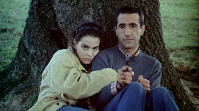 CHENE, LE__ 1992 Parnasse Production _ Scarab_e Films _ MK2 _ La Sept _ Le Studio de Cr_ation Cin_matographique du minist_re de la culture en Roumanie_4