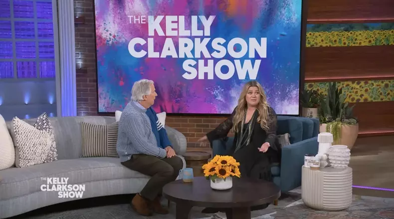 Kelly Clarkson wipes away tears as guest Henry Winkler offers advice to her daughter River who has been bullied for her dyslexia