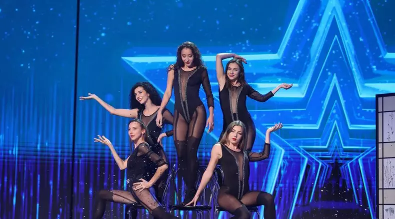 romanii-au-talent-2020-total-dance-show-dansatoarele-care-au-starnit-imaginatia-cu-senzualitatea-lor_size19