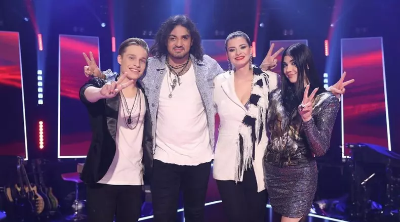 dragos-moldovan-andi-tolea-jasmina-rasadean-si-elena-bozian-vor-lupta-pentru-trofeul-vocea-romaniei-2019_3_size19