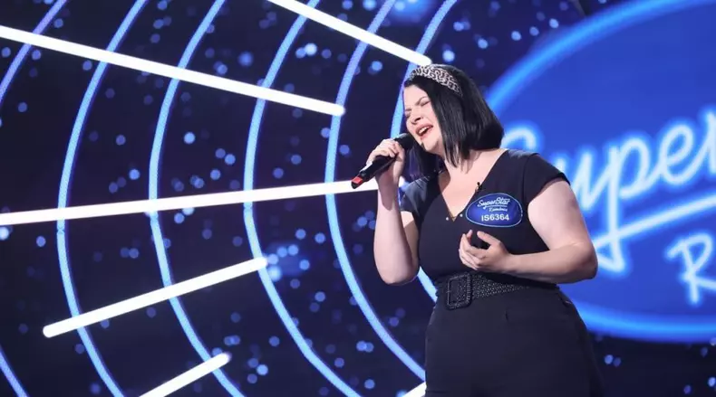 maria-ojica-interpretare-memorabila-pe-scena-superstar-smiley-esti-visul-oricarui-producator_3_size19