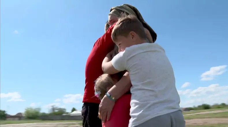 Noul sezon Asta-i România! începe cu povestea dramatică a patru frați abandonați de părinți (6)