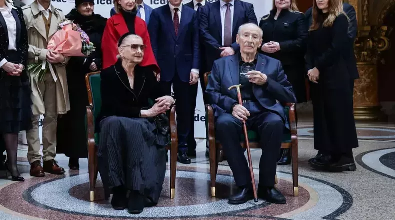 Victor Rebengiuc a primit Premiul România Europeană 2025 de la Asociația Inițiativa pentru Cultură Democratică Europeană (1)