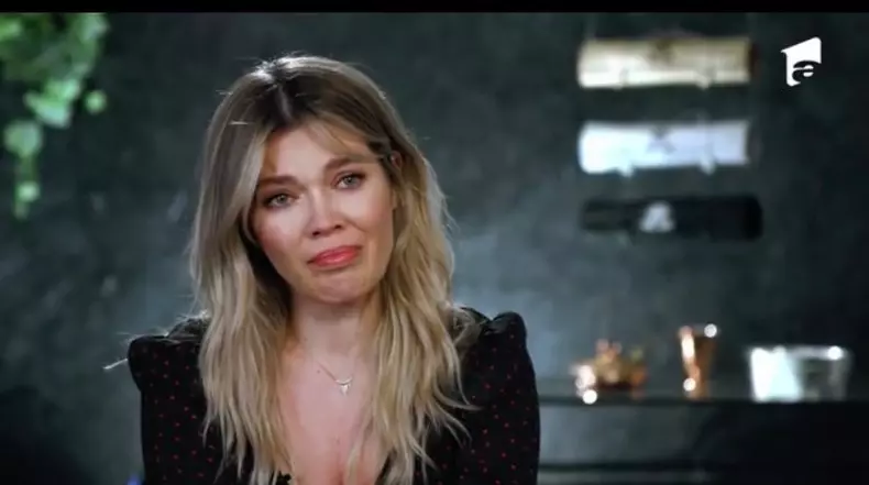 gina pistol in lacrimi