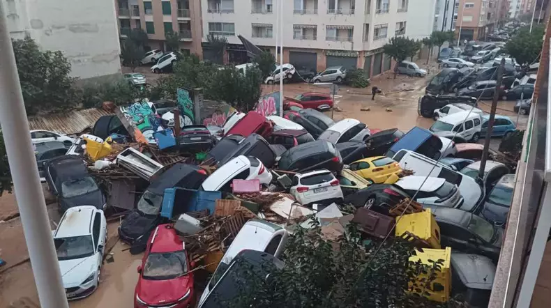 imagini-apocaliptice-dupa-inundatiile-catastrofale-cu-51-de-morti-din-spania-victimele-sunt-cautate-cu-dronele-932075-1