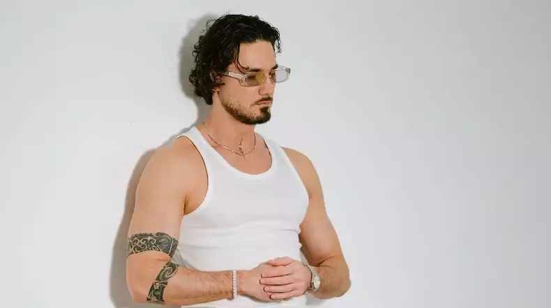 vlad-calomfir-dj-calvee-ispita-masculina-antena-1-insula-iubirii-2026