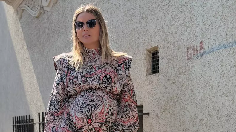 Laura Cosoi pe strada