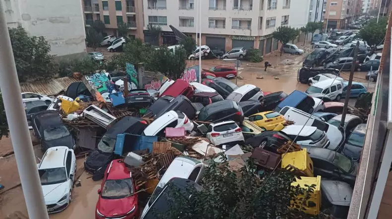 imagini-apocaliptice-dupa-inundatiile-catastrofale-cu-51-de-morti-din-spania-victimele-sunt-cautate-cu-dronele-932075