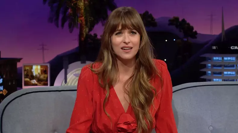 Momentul stânjenitor trăit de Dakota Johnson în direct la tv: „Nimic din ce n-a văzut deja toată lumea”