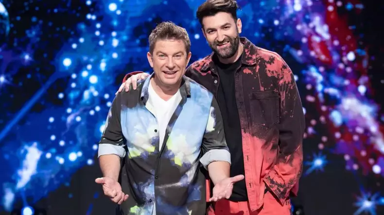Pavel-Bartos-si-Smiley-prezinta-concurente-azi-la-Romanii-au-talent