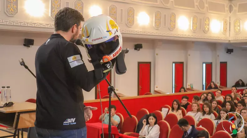 PHOTO-2019-04-01-16-20-15