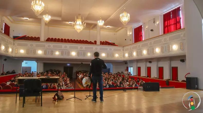 PHOTO-2019-04-01-16-20-16