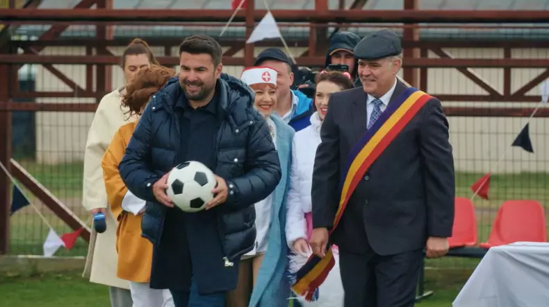 Adrian Mutu in Las Fierbinti 1