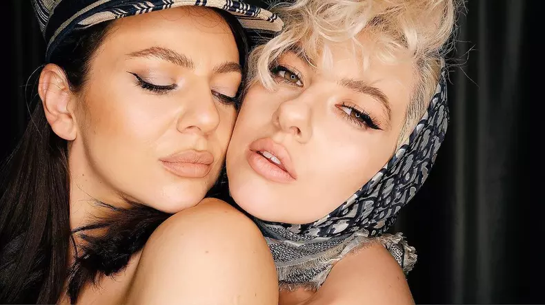 Cine-este-Estera-Buble-sora-Lidiei-Buble.-Cele-două-formează-o-echipă-în-noul-sezon-Asia-Express-3