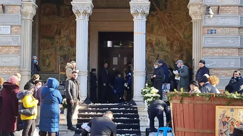 mihaela-galani-inmormantare-9