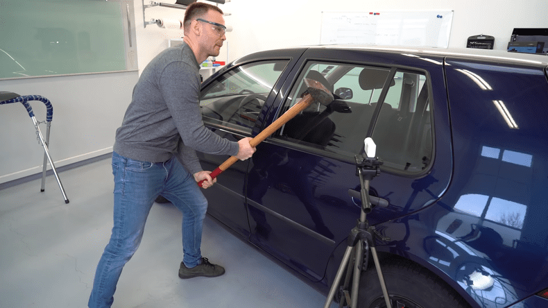 vw-golf-iv-tesla-cybertruck