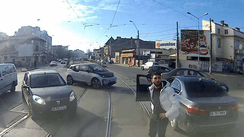 tramvai-bmw-vatman-pedepseste-sofer-indisciplinat