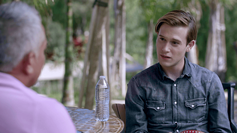 Hollywood Medium (4)